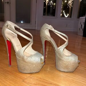 CHRISTIAN LOUBOUTIN GOLD GLITTER EXAGONA 160 CROSS MINI PEEP TOE PLATFORM PUMPS